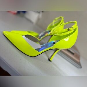 Nine West Women's Frends 3 Juicy Neon Yellow Pump Heels Size 10.5 Tie Ankle
